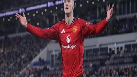 德甲焦点战：维斯豪普特助点球，格里福战平延续悬念